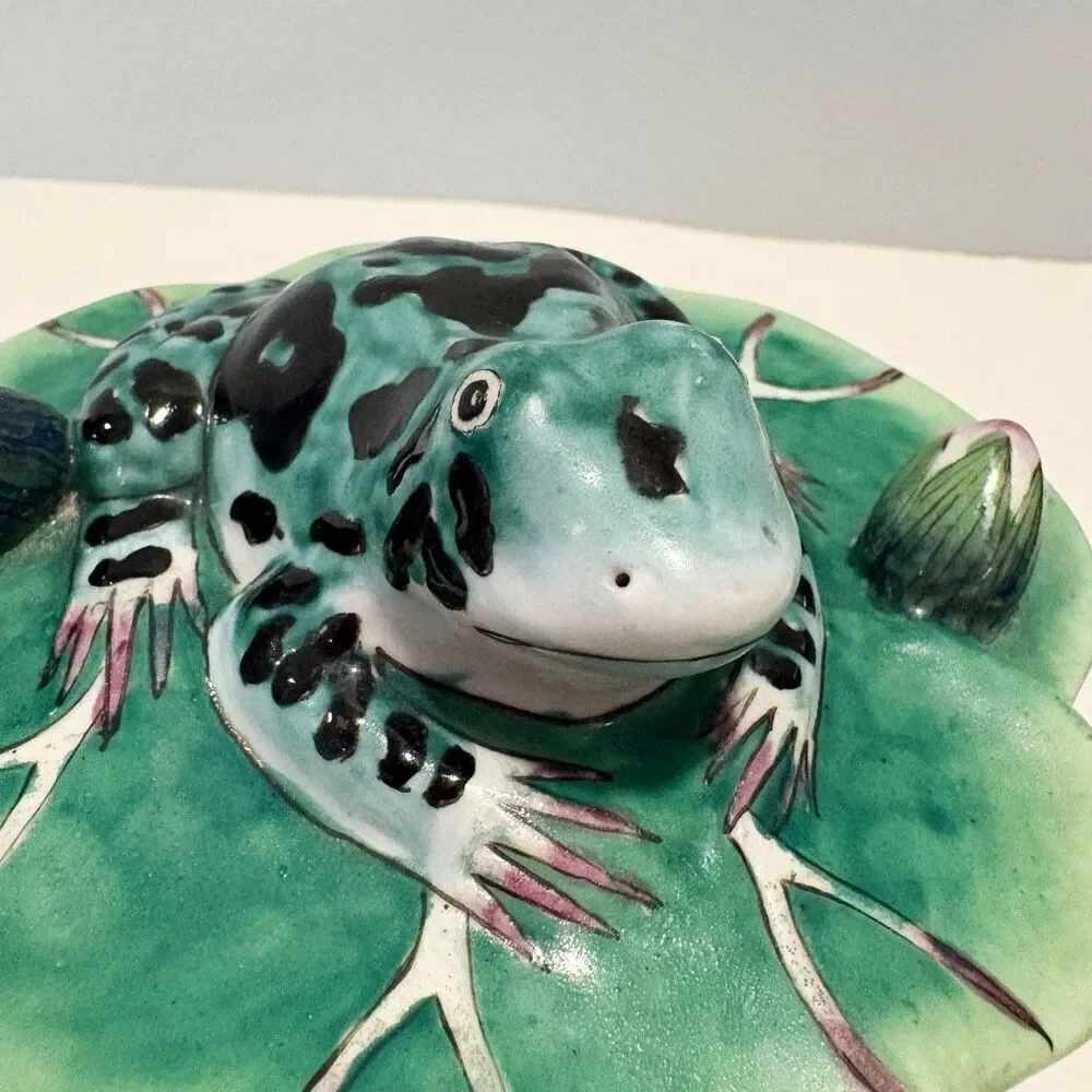 VTG Frog Lily Pad Trinket Box Ceramic Lotus Flower